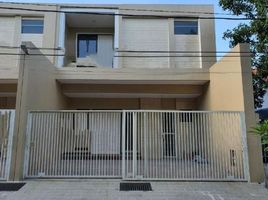 4 Habitación Villa en venta en Rungkut, East Jawa, Rungkut