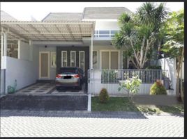 4 Bedroom House for sale in East Jawa, Lakarsantri, Surabaya, East Jawa