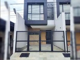 4 Bedroom House for sale in Gunung Anyar, Surabaya, Gunung Anyar