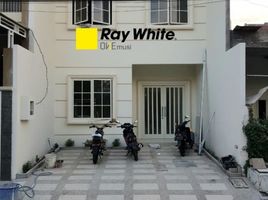 5 Bedroom Villa for sale in Kenjeran, Surabaya, Kenjeran