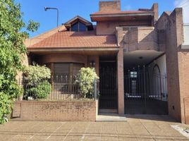 4 Bedroom House for sale in Lanus, Buenos Aires, Lanus