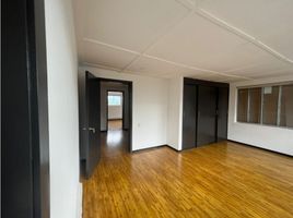 350 m² Office for rent in Caldas, Manizales, Caldas