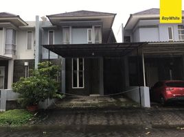 4 Habitación Villa en venta en Wiyung, East Jawa, Wiyung