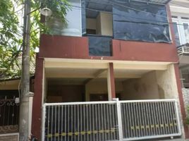 4 Bedroom House for sale in Dukuhpakis, Surabaya, Dukuhpakis