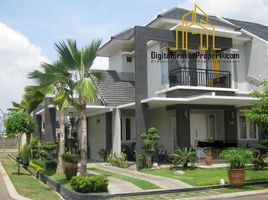 3 Kamar Vila for sale in Karawang, West Jawa, Telukjambe, Karawang