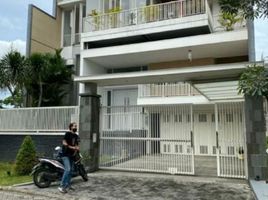4 Habitación Villa en venta en Lakarsantri, East Jawa, Lakarsantri