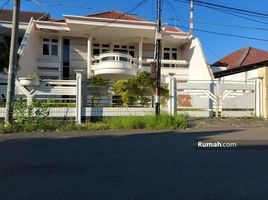 5 Bedroom House for sale in Dukuhpakis, Surabaya, Dukuhpakis