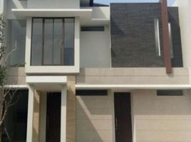 4 Habitación Villa en venta en Lakarsantri, East Jawa, Lakarsantri