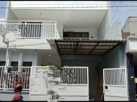 4 Bedroom House for sale in Dukuhpakis, Surabaya, Dukuhpakis