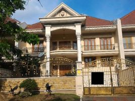 6 Kamar Rumah for sale in Lakarsantri, Surabaya, Lakarsantri