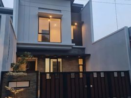 4 Bedroom House for sale in Gunung Anyar, Surabaya, Gunung Anyar