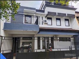 5 Bedroom House for sale in Dukuhpakis, Surabaya, Dukuhpakis