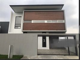 5 Bedroom House for sale in Dukuhpakis, Surabaya, Dukuhpakis