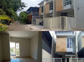 3 Bedroom House for sale in Gunung Anyar, Surabaya, Gunung Anyar