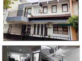 4 Bedroom House for sale in Dukuhpakis, Surabaya, Dukuhpakis