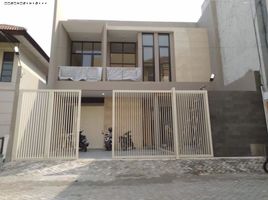 4 Habitación Casa en venta en Tenggilis Mejoyo, East Jawa, Tenggilis Mejoyo