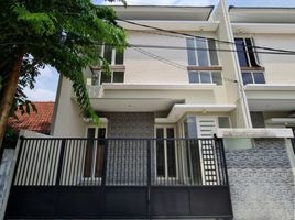 4 Bedroom House for sale in Gayungan, Surabaya, Gayungan