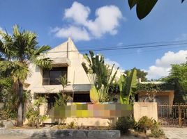 6 Schlafzimmer Villa zu verkaufen in Dukuhpakis, East Jawa, Dukuhpakis
