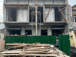 4 Habitación Villa en venta en Sukolilo, East Jawa, Sukolilo