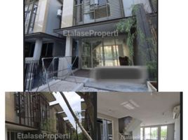 4 Schlafzimmer Haus zu verkaufen in Wiyung, East Jawa, Wiyung