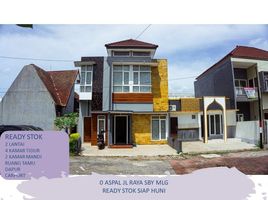 4 Kamar Rumah for sale in Gayungan, Surabaya, Gayungan