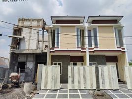 Maison 4 chambre à vendre à Tenggilis Mejoyo, East Jawa, Tenggilis Mejoyo
