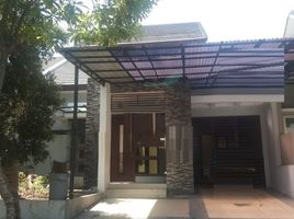 4 Bedroom House for sale in East Jawa, Lakarsantri, Surabaya, East Jawa