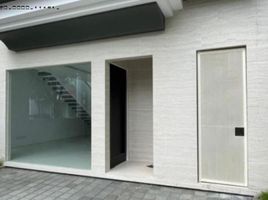 4 Habitación Villa en venta en Wiyung, East Jawa, Wiyung