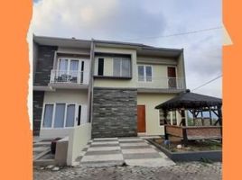 4 Bedroom House for sale in Gayungan, Surabaya, Gayungan