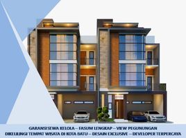 4 Bedroom House for sale in Dukuhpakis, Surabaya, Dukuhpakis