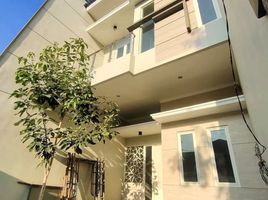 4 Habitación Villa en venta en Rungkut, East Jawa, Rungkut