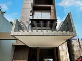 3 Bedroom House for sale in Medistra Hospital, Mampang Prapatan, Kebayoran Baru