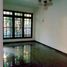 4 Bedroom House for sale in East Jawa, Lakarsantri, Surabaya, East Jawa