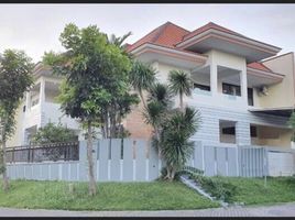 4 Bedroom House for sale in Dukuhpakis, Surabaya, Dukuhpakis