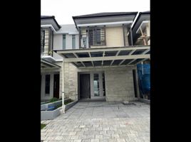 4 Bedroom House for sale in East Jawa, Lakarsantri, Surabaya, East Jawa