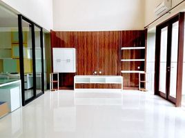 5 Bedroom Villa for sale in Lakarsantri, East Jawa, Lakarsantri, Surabaya, East Jawa, Indonesia