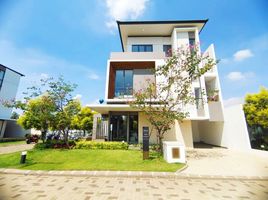 5 Bedroom Villa for sale in Aeon Mall Jakarta Garden City, Cakung, Cakung