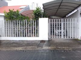 3 Habitación Villa en venta en Dukuhpakis, East Jawa, Dukuhpakis