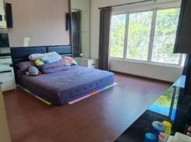 4 Bedroom House for sale in East Jawa, Lakarsantri, Surabaya, East Jawa