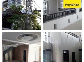 13 Habitación Villa en venta en Wiyung, East Jawa, Wiyung