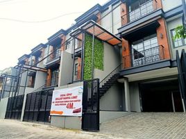4 Schlafzimmer Villa zu verkaufen in Pesanggrahan, Jakarta, Pesanggrahan