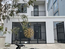 4 Phòng ngủ Nhà mặt tiền for rent in Phú Hữu, Quận 9, Phú Hữu