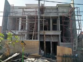 4 Habitación Casa en venta en Tenggilis Mejoyo, East Jawa, Tenggilis Mejoyo