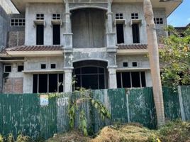 5 Kamar Rumah for rent in Lakarsantri, Surabaya, Lakarsantri