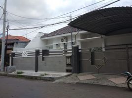 5 Bedroom House for sale in Dukuhpakis, Surabaya, Dukuhpakis