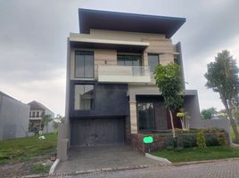 5 Kamar Rumah for sale in Lakarsantri, Surabaya, Lakarsantri