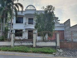 4 Bedroom House for rent in Indonesia, Lakarsantri, Surabaya, East Jawa, Indonesia