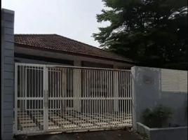 4 Bedroom House for sale in Dukuhpakis, Surabaya, Dukuhpakis