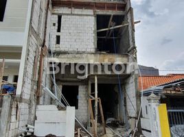 3 Schlafzimmer Villa zu verkaufen in Sukolilo, East Jawa, Sukolilo