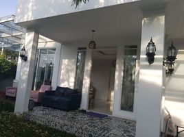 4 Kamar Vila for sale in Husein Sastranegara International Airport, Andir, Sumurbandung